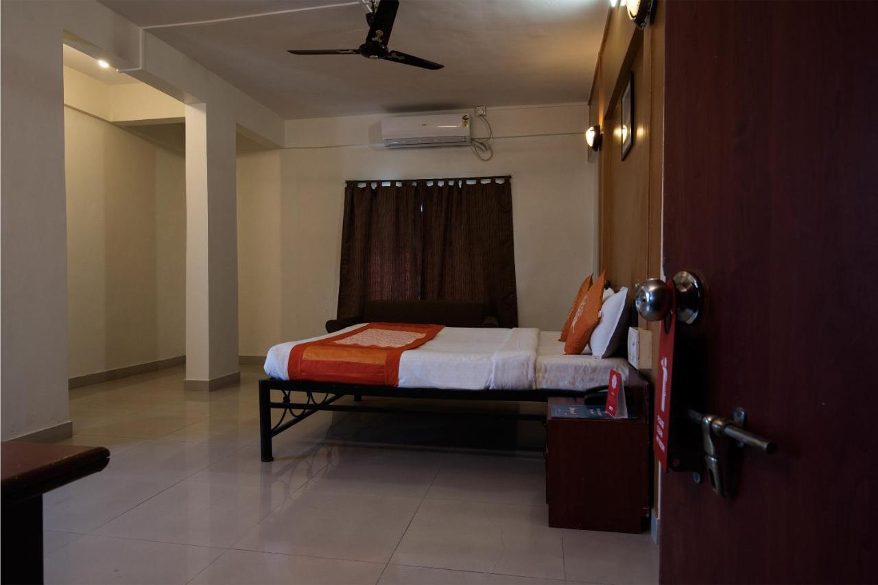 Oyo 1065 Hotel Hmr Royal Inn Pune Ngoại thất bức ảnh