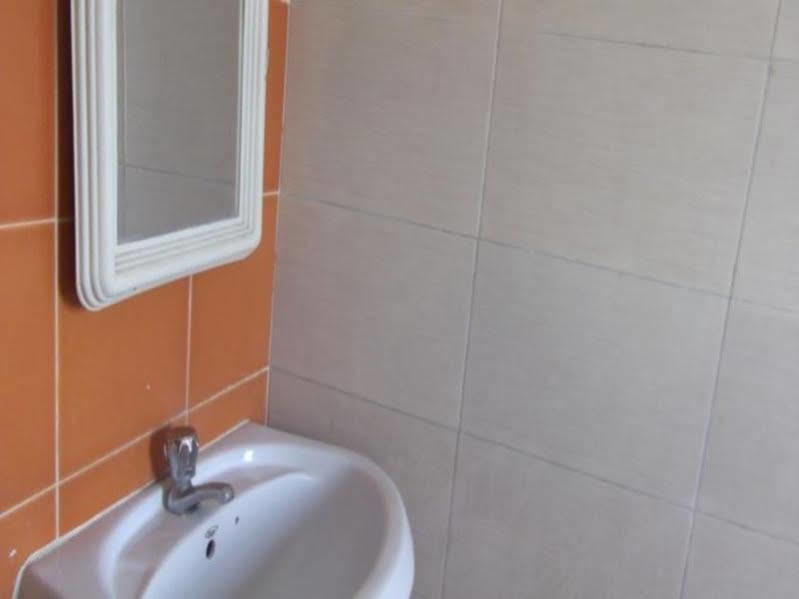 Oyo 1065 Hotel Hmr Royal Inn Pune Ngoại thất bức ảnh